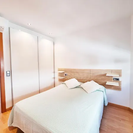 Centrally Located In L Escala Apartment *