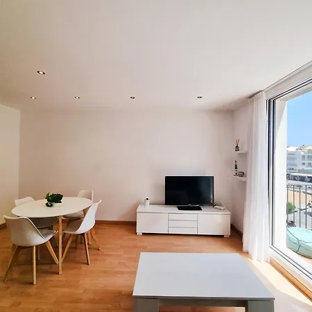 Apartment Centrally Located In L Escala L'Escala