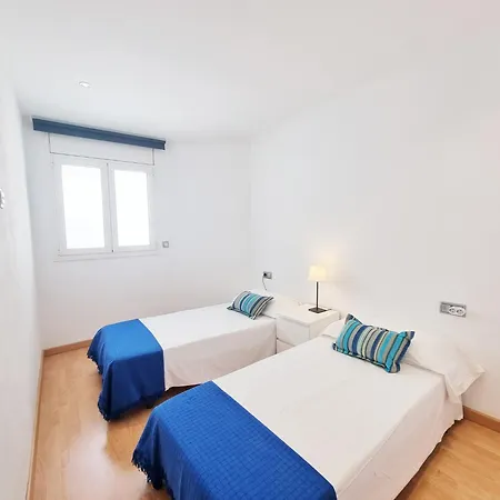 Apartment Centrally Located In L Escala *